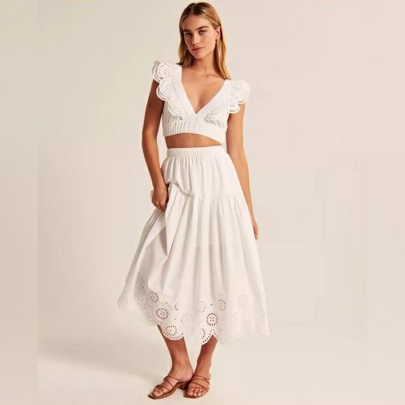 Abercrombie and Fitch White Eyelet Poplin Cropped Top Small New with Tags NWT - Picture 2 of 8